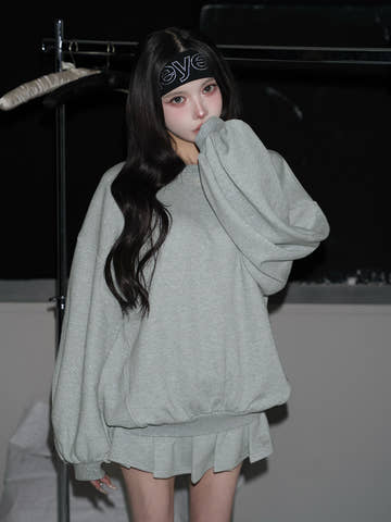 モデル：160cm（着用サイズ：FREE　着用カラー：GRY）