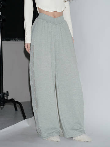 モデル：160cm（着用サイズ：FREE　着用カラー：GRY）