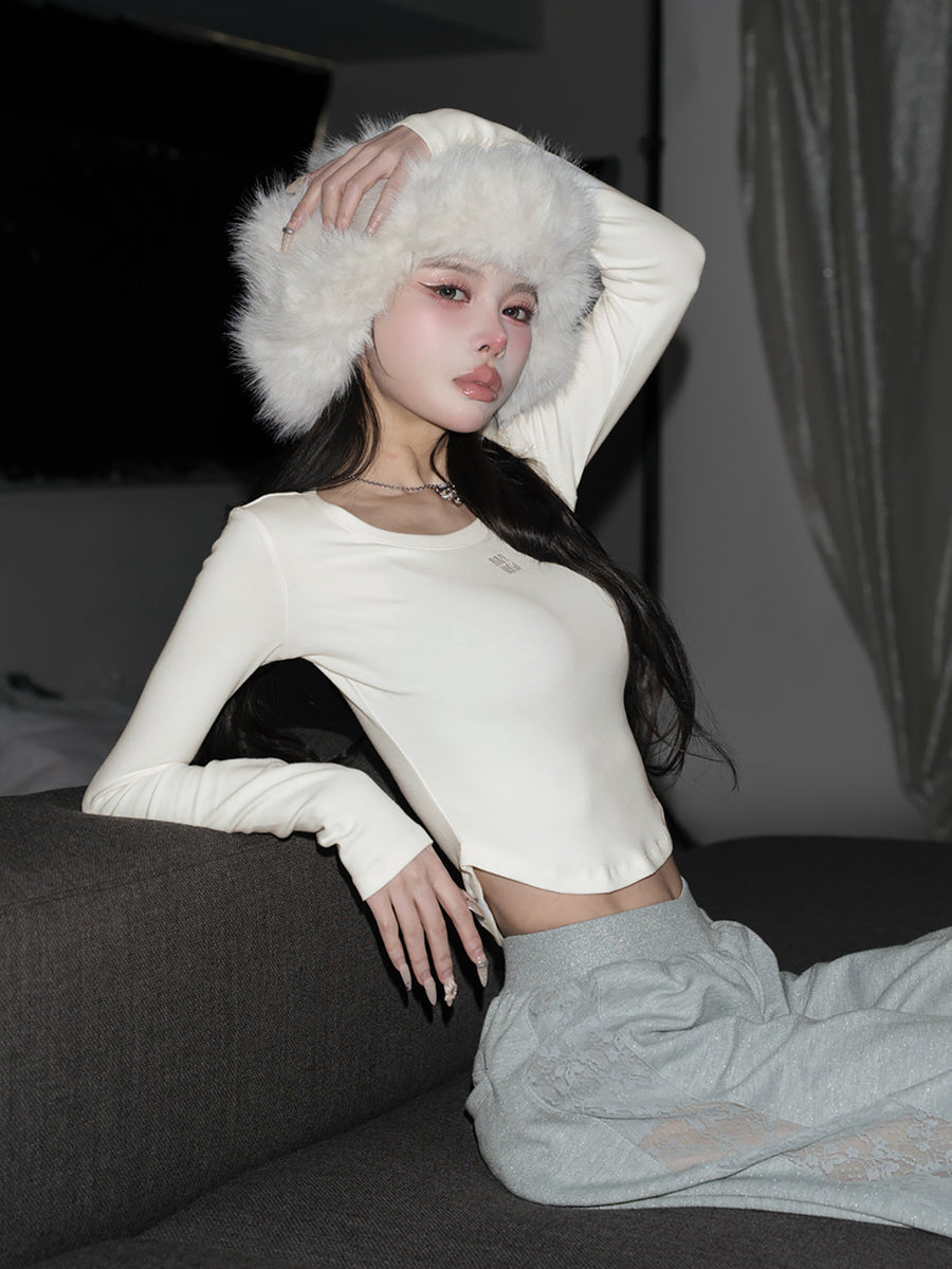 モデル：160cm（着用サイズ：FREE　着用カラー：WHT）