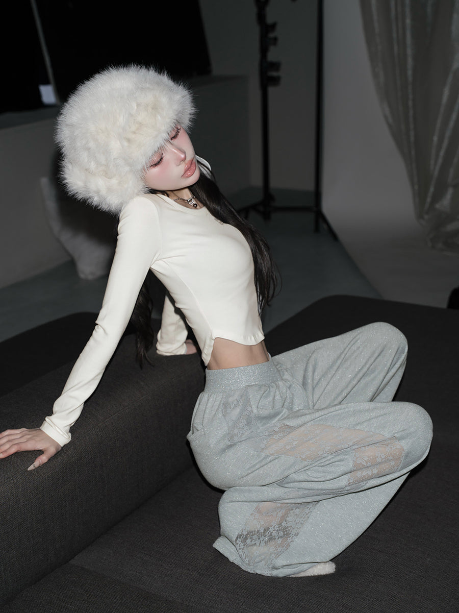 モデル：160cm（着用サイズ：FREE　着用カラー：GRY）