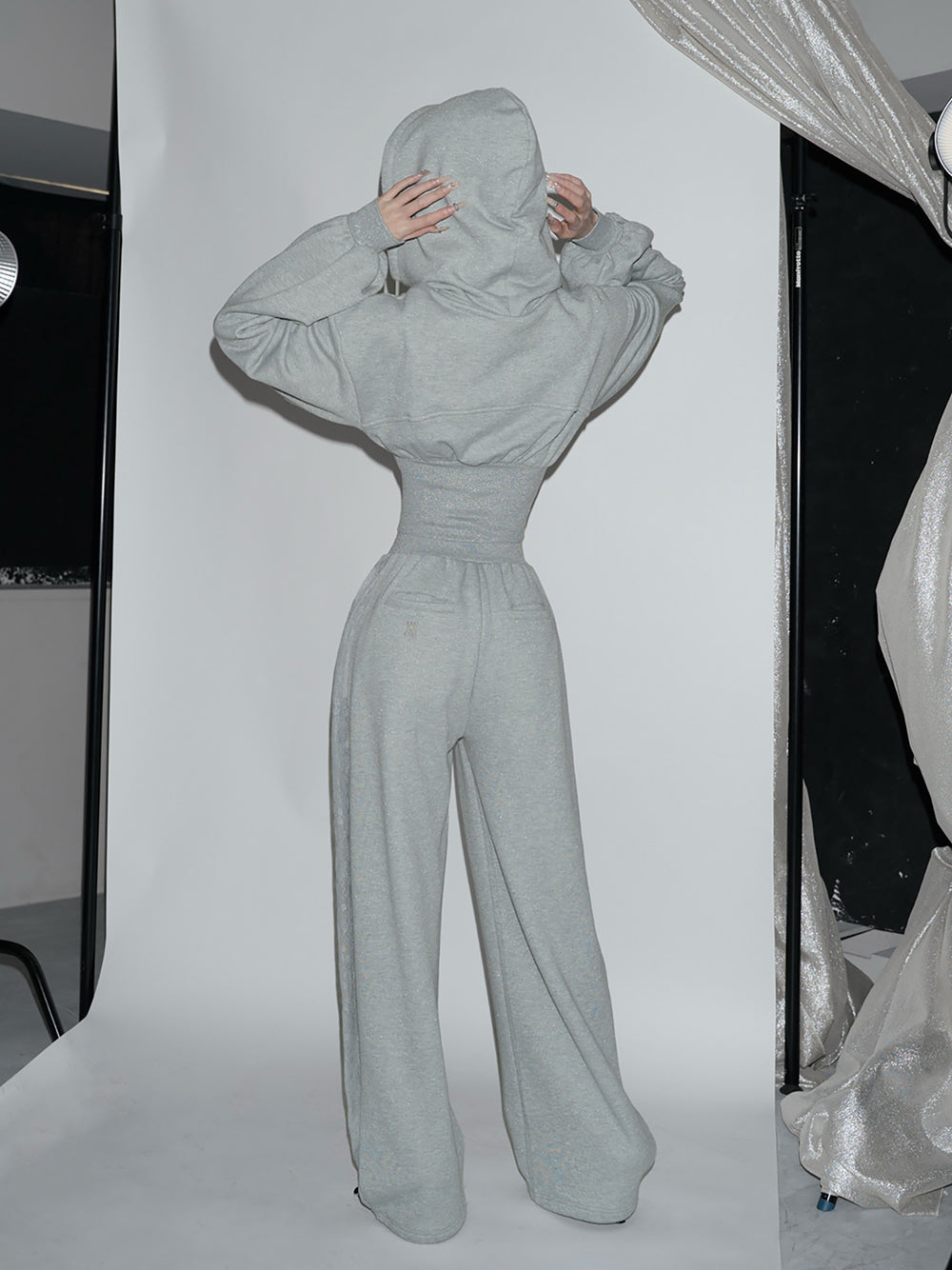 モデル：160cm（着用サイズ：FREE　着用カラー：GRY）