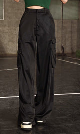 モデル：160cm（着用サイズ：FREE　着用カラー：BLK）