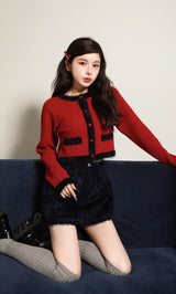 モデル：160cm（着用サイズ：FREE　着用カラー：RED）