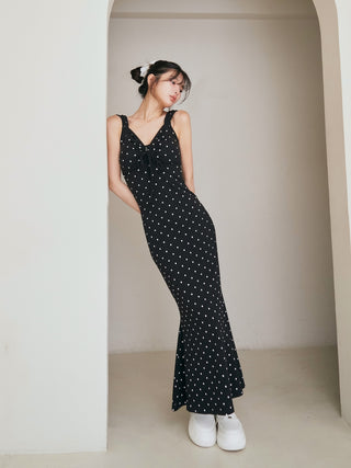 モデル：160cm（着用サイズ：FREE　着用カラー：DOT）