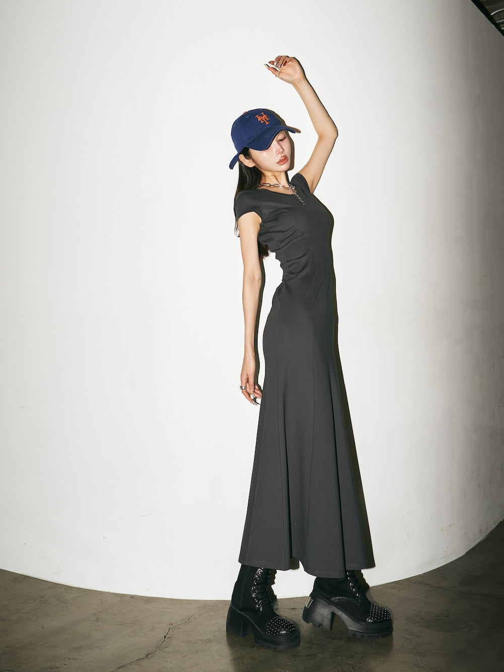 モデル：160cm（着用サイズ：FREE　着用カラー：C-GRY）