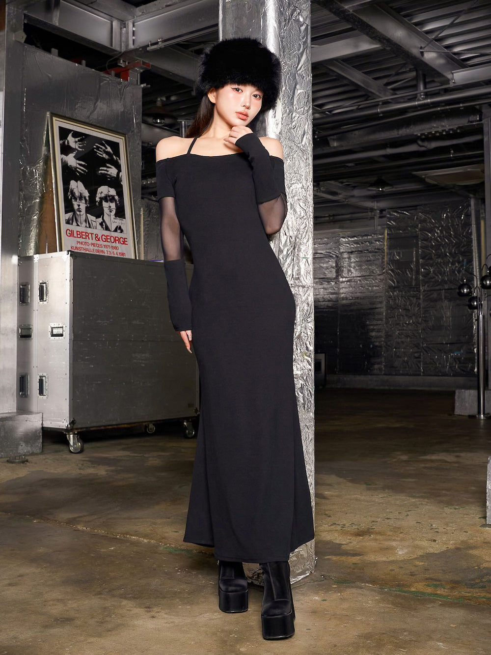 モデル：160cm（着用サイズ：FREE　着用カラー：BLK）