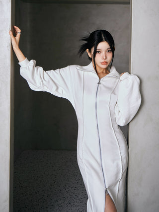 モデル：160cm（着用サイズ：FREE　着用カラー：WHT）