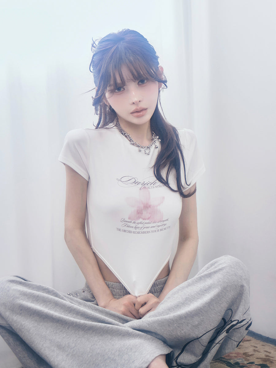 モデル：160cm（着用サイズ：FREE　着用カラー：WHT）