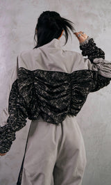 モデル：160cm（着用サイズ：FREE　着用カラー：GRY）