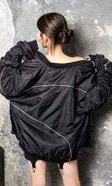 モデル：160cm（着用サイズ：FREE　着用カラー：BLK）