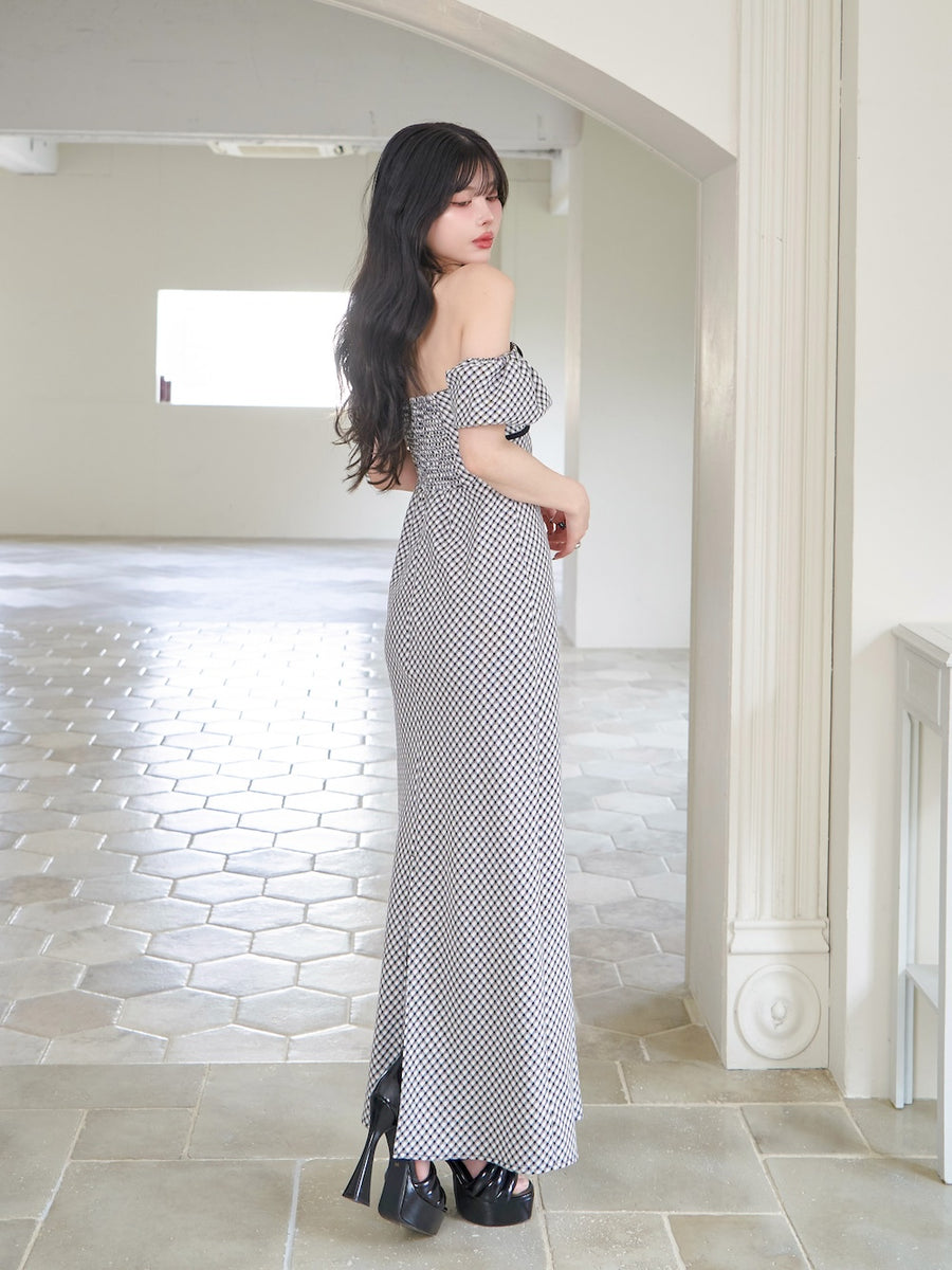 モデル：160cm（着用サイズ：FREE　着用カラー：BLK）