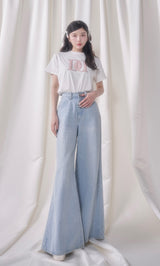 モデル：160cm（着用サイズ：FREE　着用カラー：WHT）