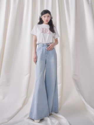 モデル：160cm（着用サイズ：FREE　着用カラー：WHT）