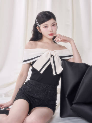 モデル：160cm（着用サイズ：FREE　着用カラー：BLK）