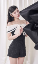 モデル：160cm（着用サイズ：FREE　着用カラー：BLK）