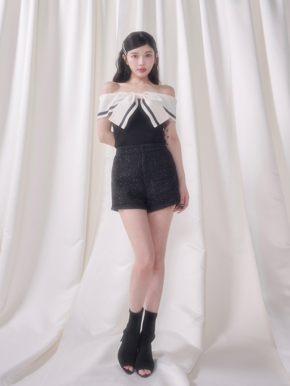 モデル：160cm（着用サイズ：FREE　着用カラー：BLK）