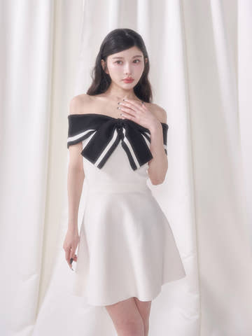 モデル：160cm（着用サイズ：FREE　着用カラー：IVO）