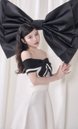モデル：160cm（着用サイズ：FREE　着用カラー：IVO）