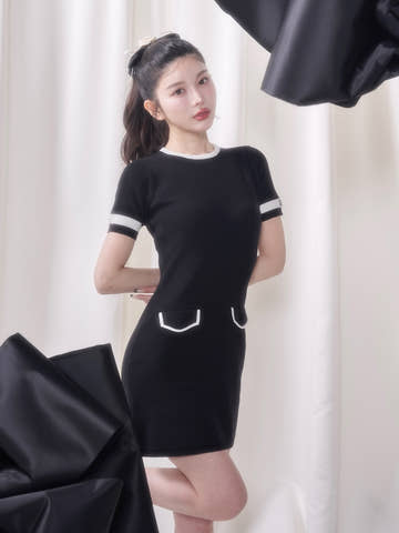 モデル：160cm（着用サイズ：FREE　着用カラー：BLK）