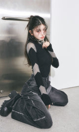 モデル：160cm（着用サイズ：FREE　着用カラー：BLK）