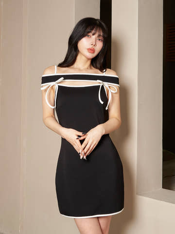 モデル：160cm（着用サイズ：FREE　着用カラー：BLK）