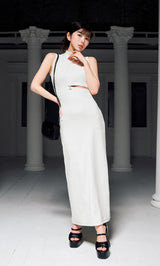 ポイントオープンロングニットワンピース