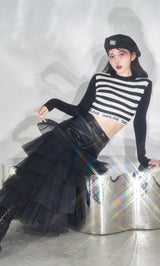 モデル：160cm（着用サイズ：FREE　着用カラー：BLK）
