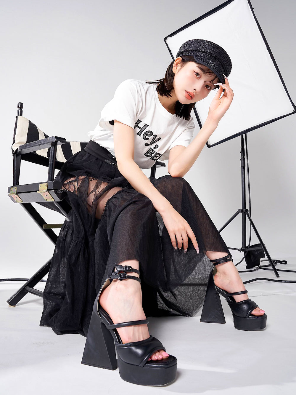 モデル：160cm（着用サイズ：FREE　着用カラー：BLK）