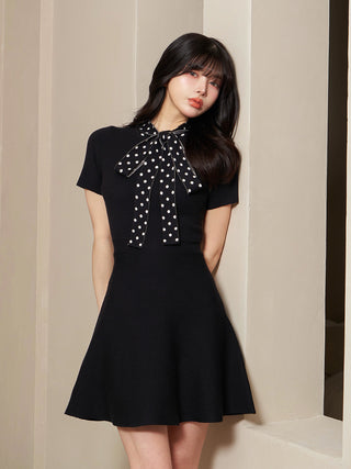 モデル：160cm（着用サイズ：FREE　着用カラー：BLK）