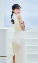 モデル：160cm（着用サイズ：FREE　着用カラー：IVO）