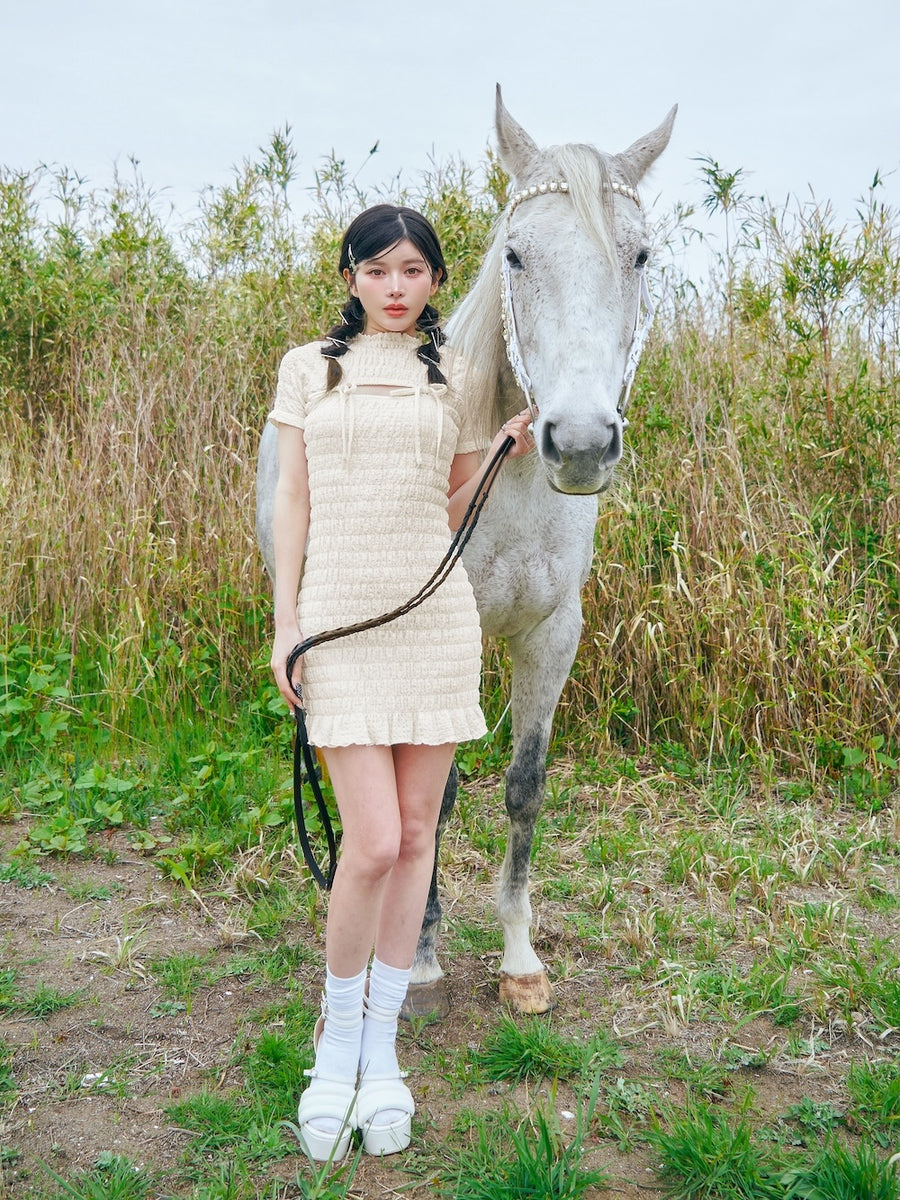 モデル：160cm（着用サイズ：FREE　着用カラー：IVO）
