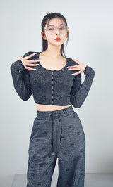 モデル：160cm（着用サイズ：FREE　着用カラー：BLK）