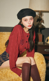 モデル：160cm（着用サイズ：FREE　着用カラー：RED）