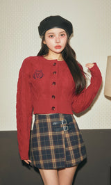 モデル：160cm（着用サイズ：FREE　着用カラー：RED）