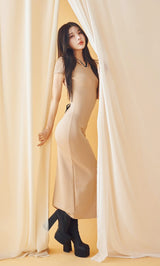 モデル：160cm（着用サイズ：FREE　着用カラー：BEG）