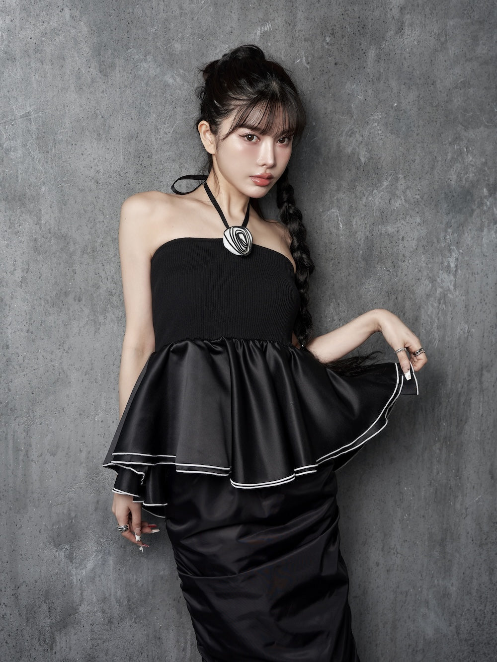 モデル：160cm（着用サイズ：FREE　着用カラー：BLK）