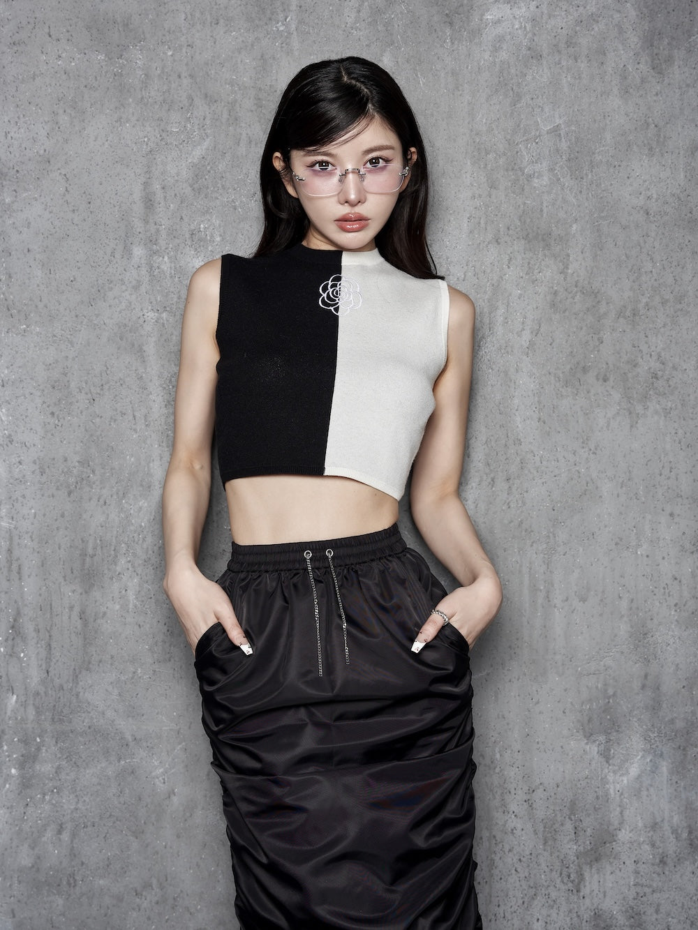 モデル：160cm（着用サイズ：FREE　着用カラー：BLK）