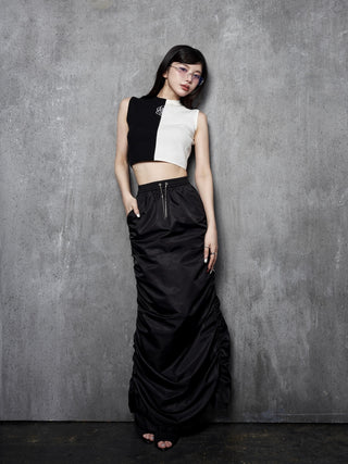 モデル：160cm（着用サイズ：FREE　着用カラー：BLK）