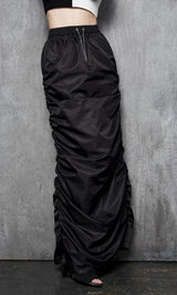 モデル：160cm（着用サイズ：FREE　着用カラー：BLK）