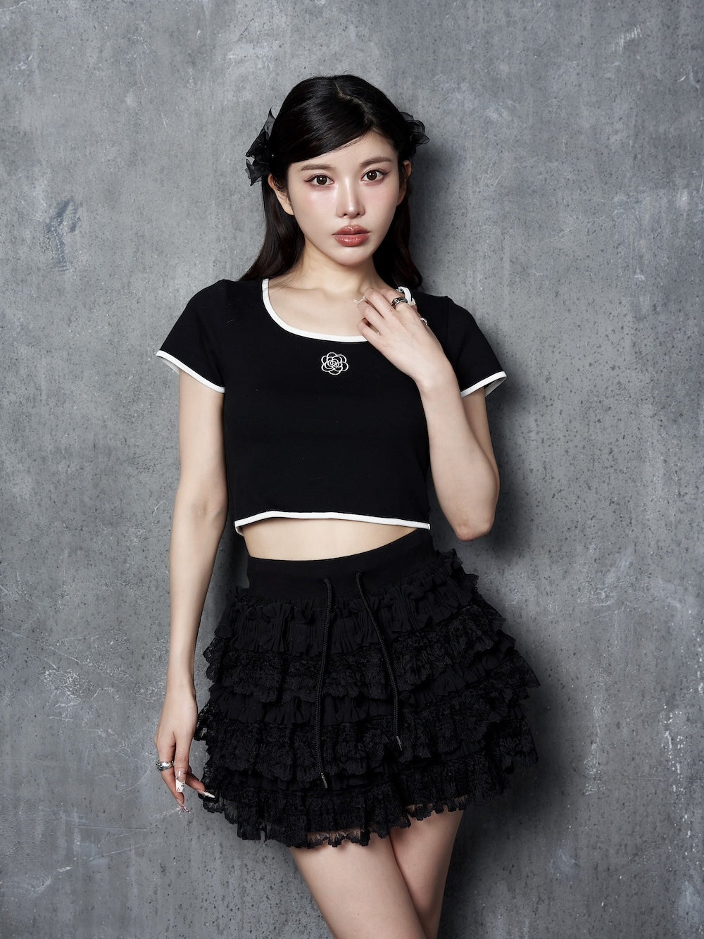カメリアモチーフTシャツ - blk