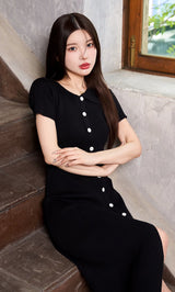 モデル：160cm（着用サイズ：FREE　着用カラー：BLK）