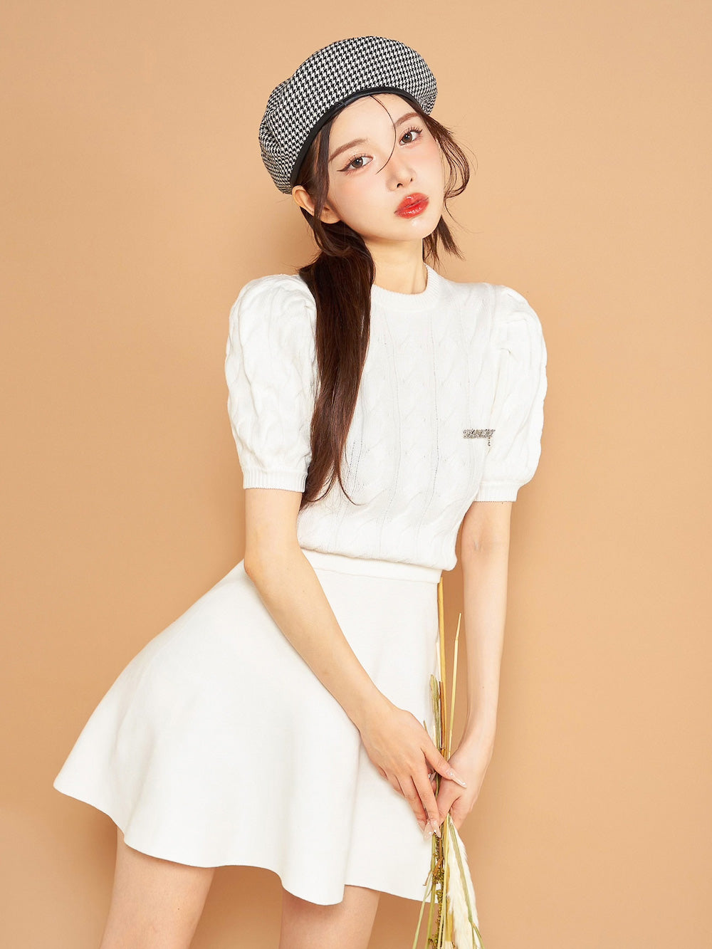 モデル：160cm（着用サイズ：FREE　着用カラー：WHT）