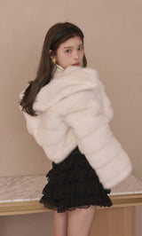 モデル：160cm（着用サイズ：FREE　着用カラー：WHT）