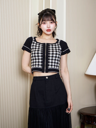 モデル：160cm（着用サイズ：FREE　着用カラー：BLK）