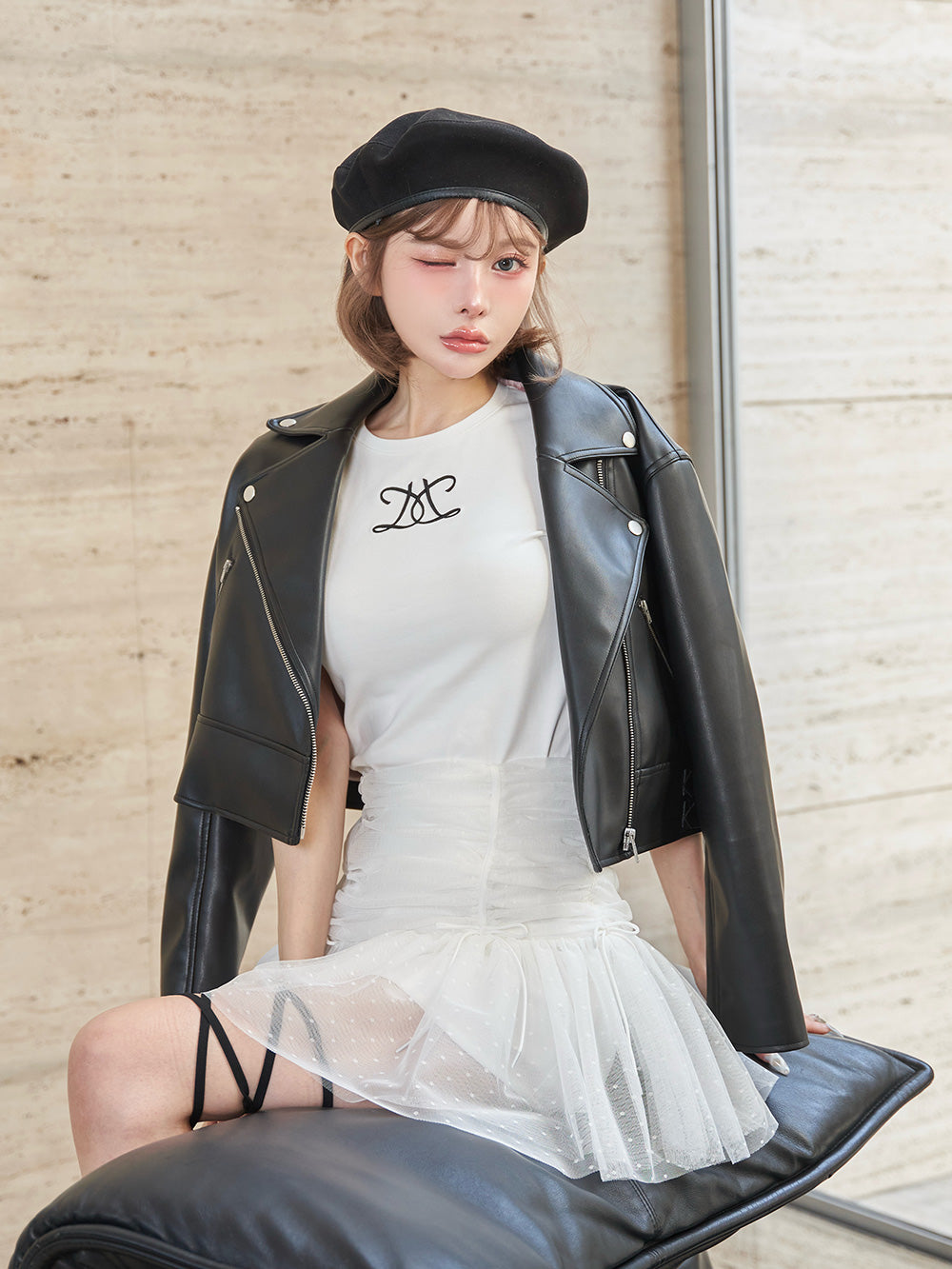モデル：160cm（着用サイズ：FREE　着用カラー：BLK）