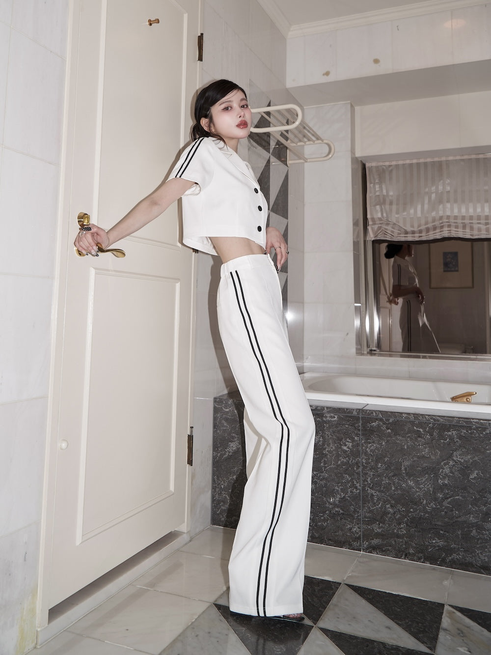 モデル：160cm（着用サイズ：FREE　着用カラー：WHT）
