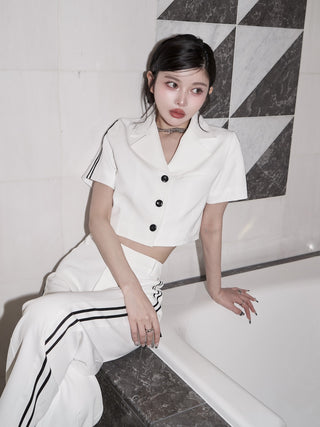モデル：160cm（着用サイズ：FREE　着用カラー：WHT）