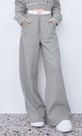 モデル：160cm（着用サイズ：FREE　着用カラー：GRY）