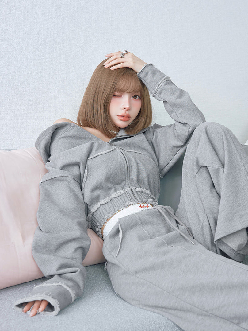 モデル：160cm（着用サイズ：FREE　着用カラー：GRY）