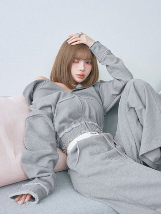 モデル：160cm（着用サイズ：FREE　着用カラー：GRY）